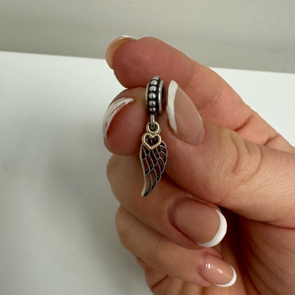 Pandora Angel Wing & Heart dangle charm - Picture 3 of 3